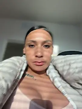 Webcam Model (FerrariFrench)  is live.Free join now!