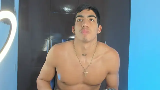 Milo_LatinBoy webcam