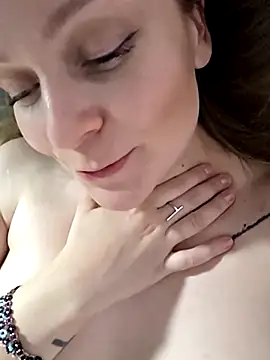 Bondgirl_013's live cam