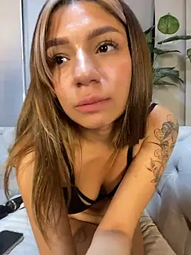 Isabella18_pink webcam