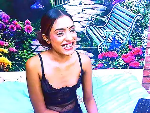 IndianPretty14u2Luv webcam