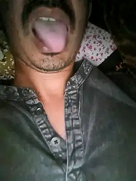 dreamtoungelick69 webcam