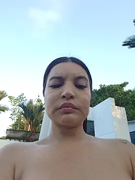 Pretty_Julieta webcam