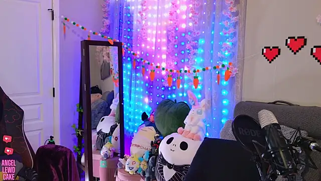 Angel-Lewd-Cake webcam