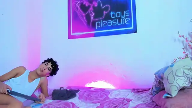 Pleasure_boys_hot webcam