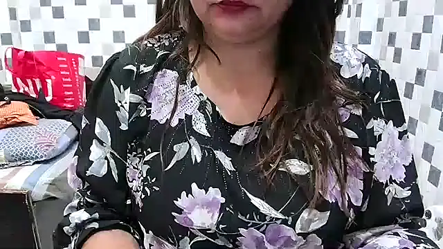 FUDDI_BHABHI143 webcam