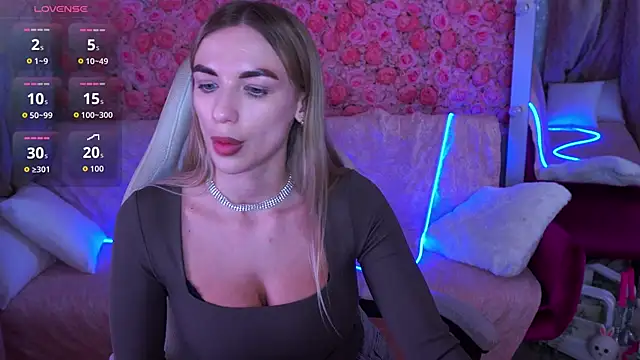 arinawong - ArinaWong's free webcam - UK Sex Cams