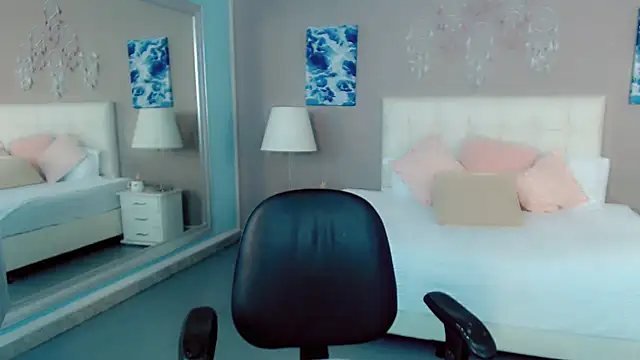 _Maddison_Ivanova_ webcam