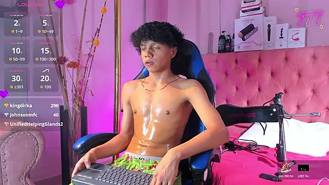 _taylor_black webcam