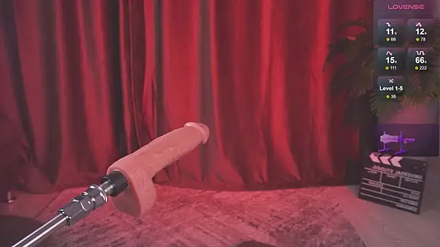 MentallyMonika webcam