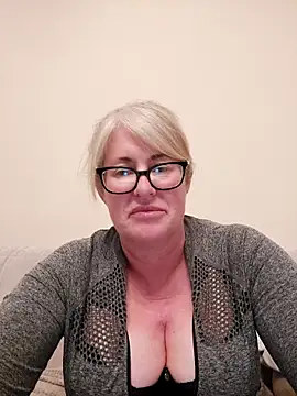 FlirtyFleur-x webcam