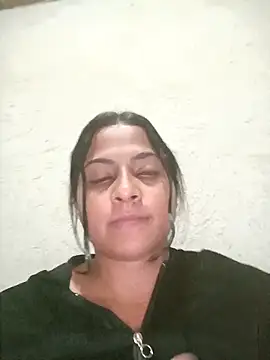 Giselabrunette25 webcam