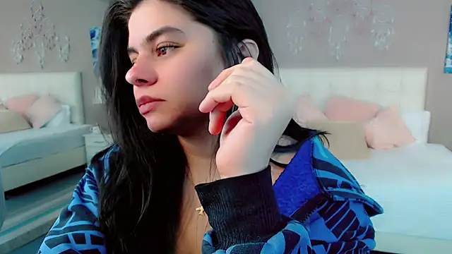 _Maddison_Ivanova_ webcam