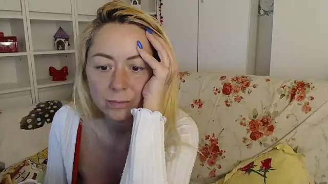 _karolynesyera_ webcam