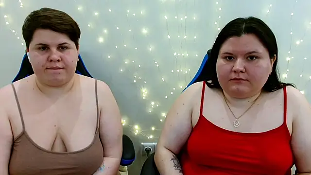 BeckyAndHellen webcam