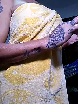 Alison_fitness webcam