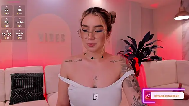 MaddisonCollins webcam