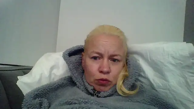 jennyblondeuk webcam