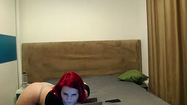 PeacheyxCream webcam