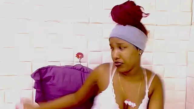 EroticSexyPrada webcam