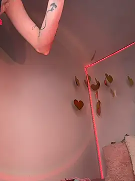 GiannaMagari_ webcam