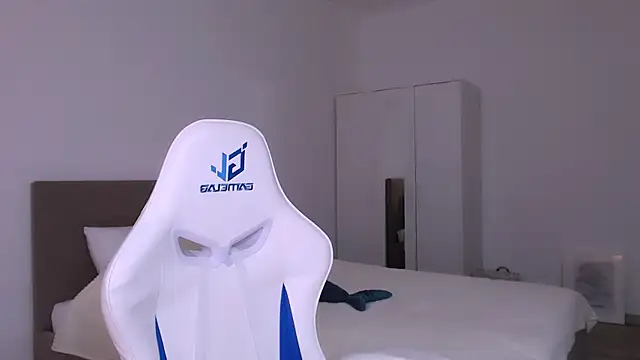 Luna_insniity webcam