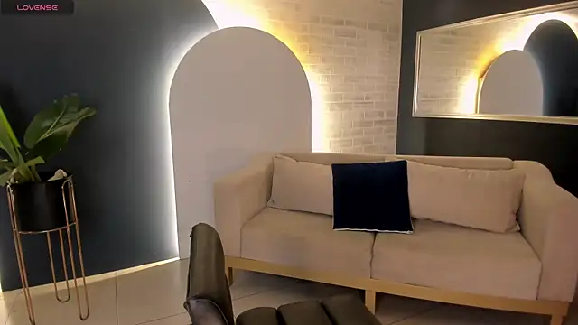 SunnyRivers live sex cam