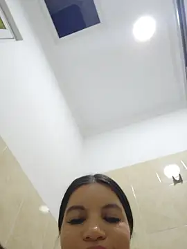 Pretty_Julieta webcam