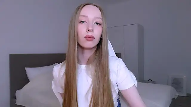 Luna_insniity webcam