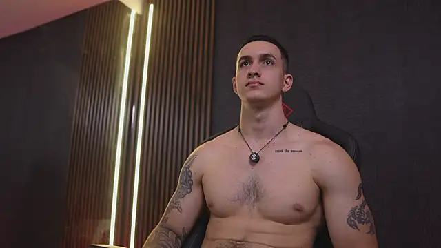 JacksonOlsenn live sex cam