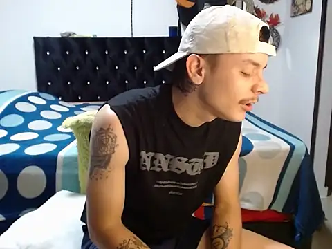 palevibes - PaleVibes's free webcam - UK Sex Cams