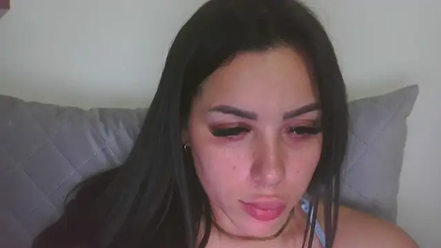 LovelyJulliette webcam