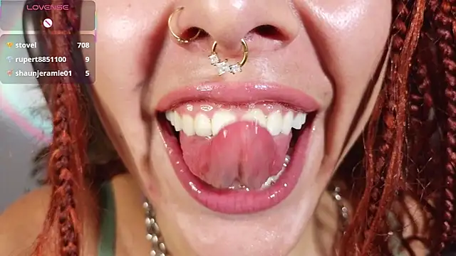 bri_von_dhara__ webcam