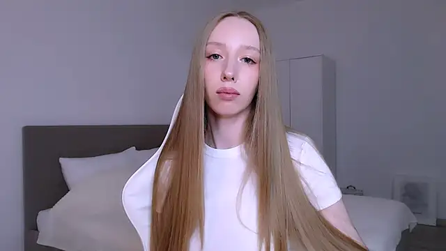 Luna_insniity webcam