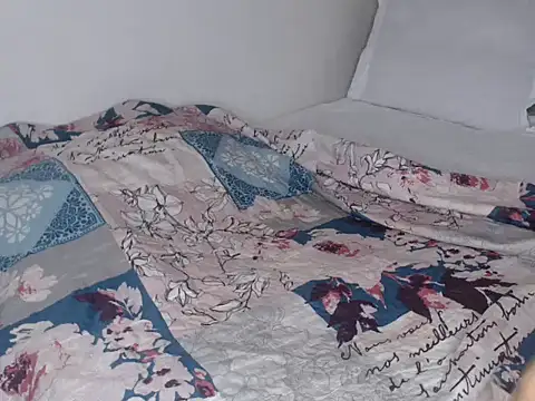 bella_2025 - Bella_2025's free webcam - UK Sex Cams