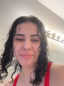 Webcam Model (daniella_monroe)  is live.Free join now!