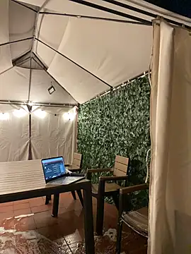 Isabella18_pink webcam