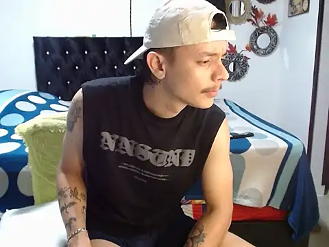 PaleVibes webcam stripchat model stream image