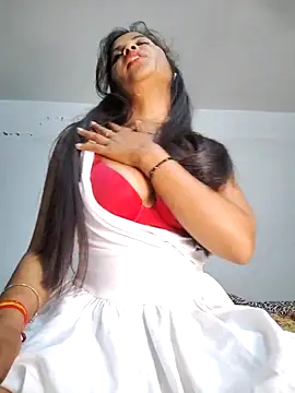cute_radhikaa webcam