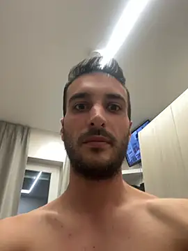theitalianguy95 webcam