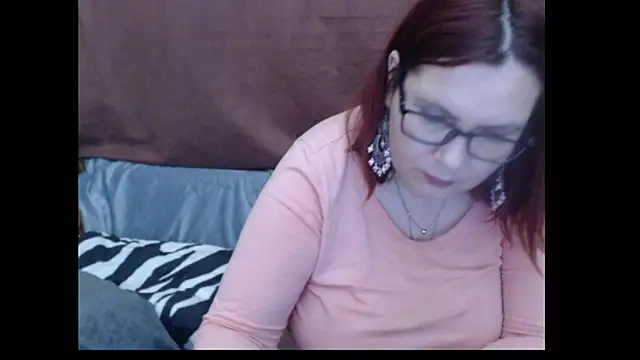 PlayfullMature webcam