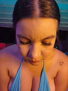 Pretty_Julieta webcam