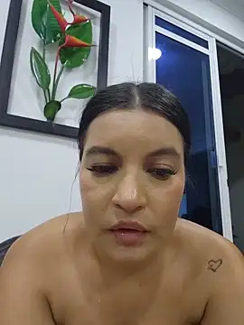 Pretty_Julieta webcam