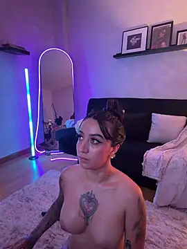 EmmyEvans1 live sex cam