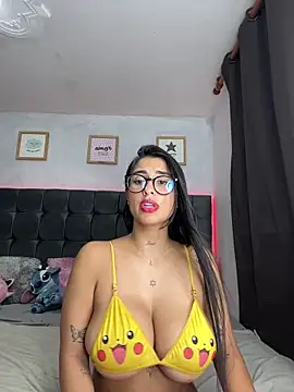 lovely_violet13 webcam