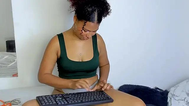 tatianasquirthot - Tatianasquirthot's free webcam - UK Sex Cams