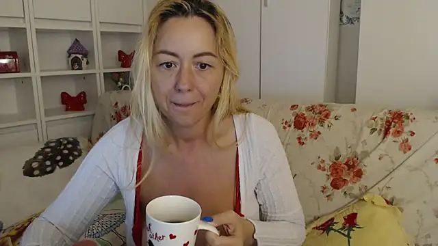 _karolynesyera_ webcam