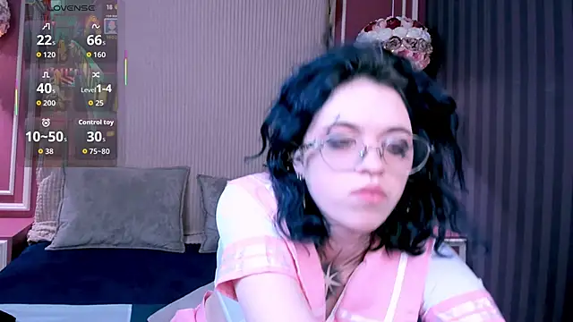 NoelleGothicShadow webcam