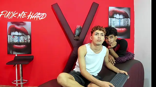 VERY_HOT_GUYS webcam