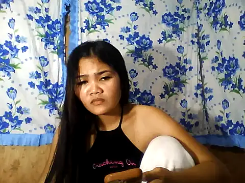 PinaySkinnyJust18 webcam